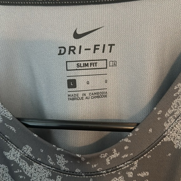 Nike Long Sleeve UV Digital Camo Print / Large - Picture 2 of 3